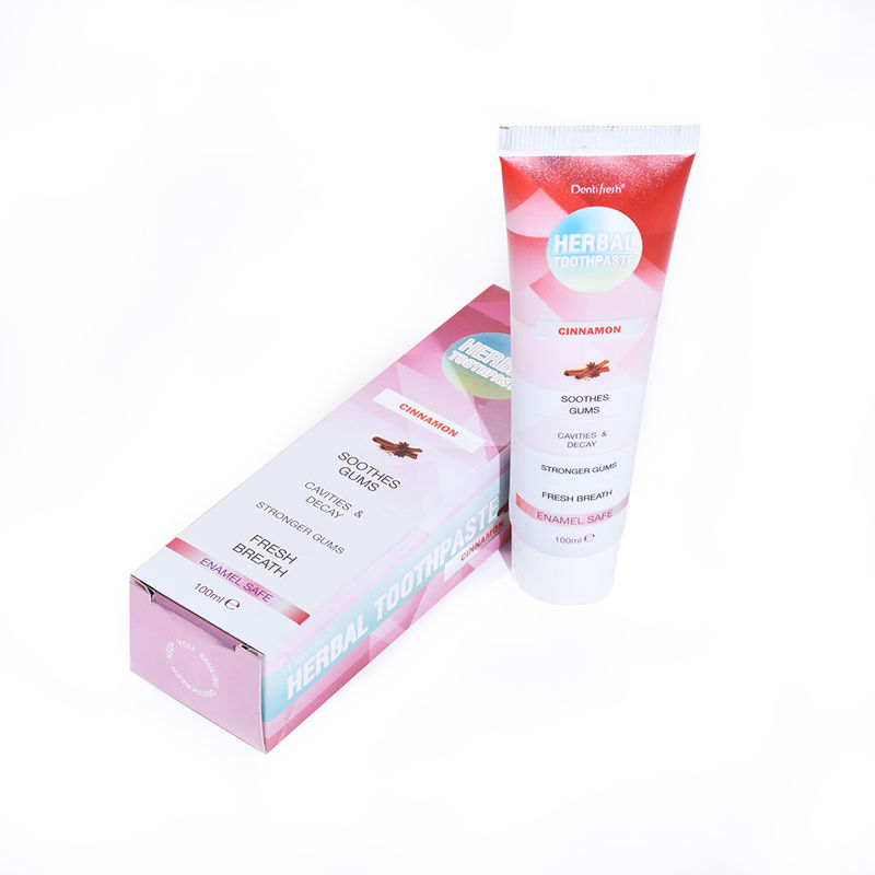 मौखिक देखभाल उत्पाद एक्वा अवयवों के साथ दिन में दो बार दांतों को ब्रश करने के लाभों का अनुभव करें